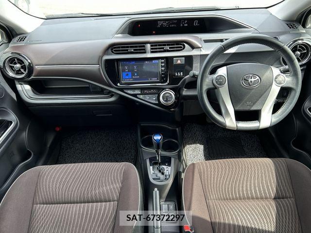 Toyota AQUA 2015-07 389286-2