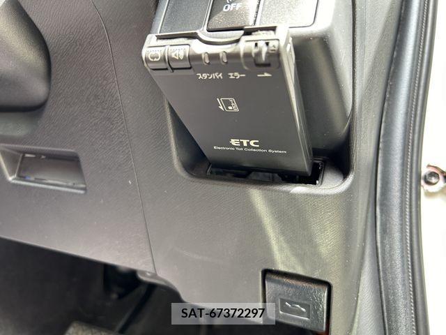 Toyota AQUA 2015-07 389286-13