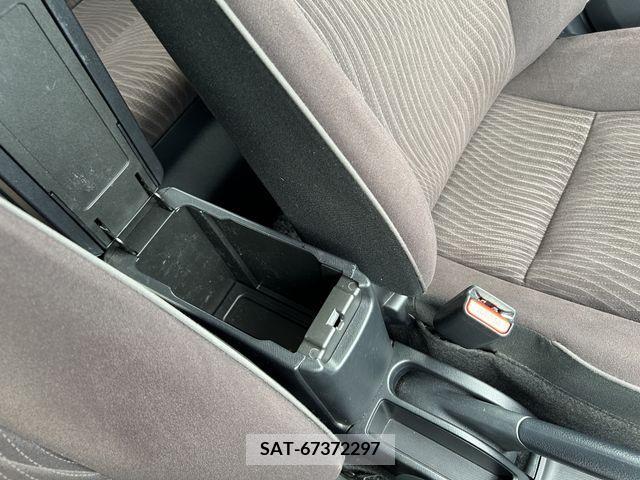 Toyota AQUA 2015-07 389286-18