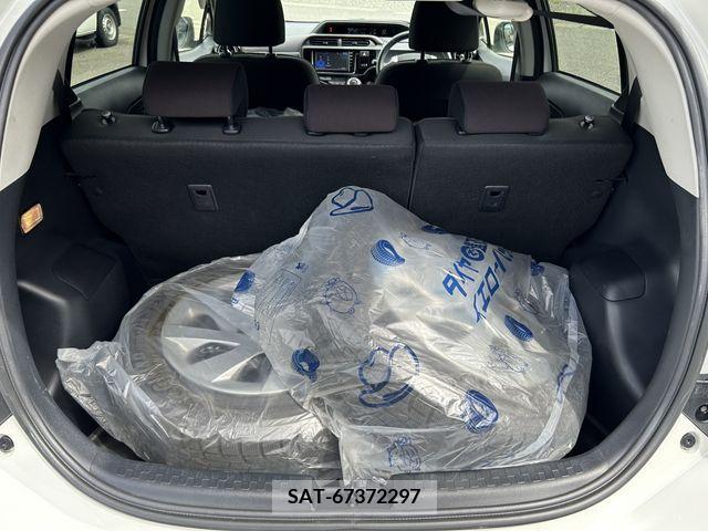 Toyota AQUA 2015-07 389286-29
