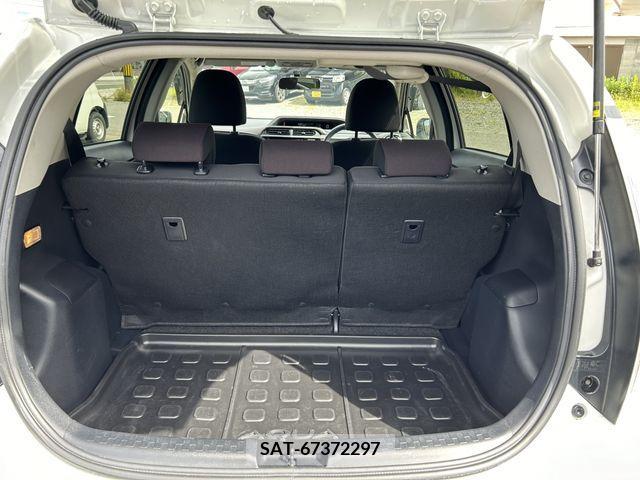 Toyota AQUA 2015-07 389286-28