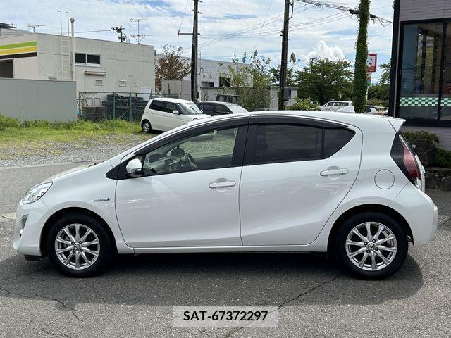 Toyota AQUA 2015-07 389286-9