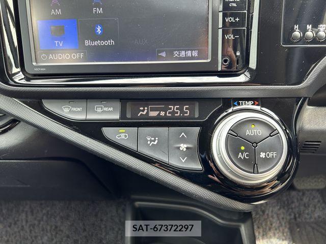 Toyota AQUA 2015-07 389286-16