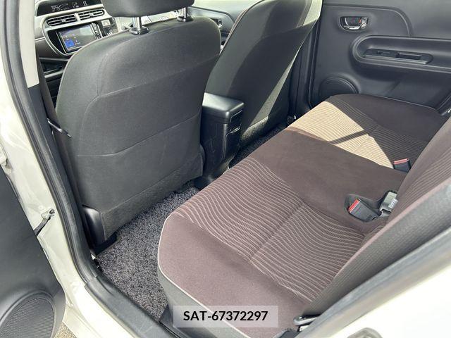 Toyota AQUA 2015-07 389286-23