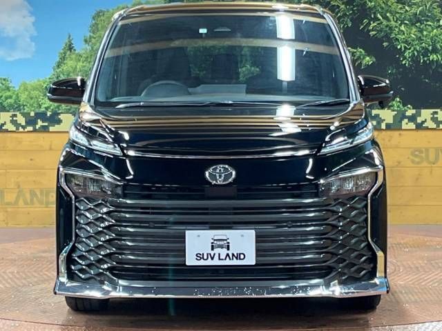 Toyota VOXY 2023-05 181675-15
