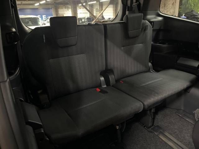 Toyota VOXY 2023-05 181675-10