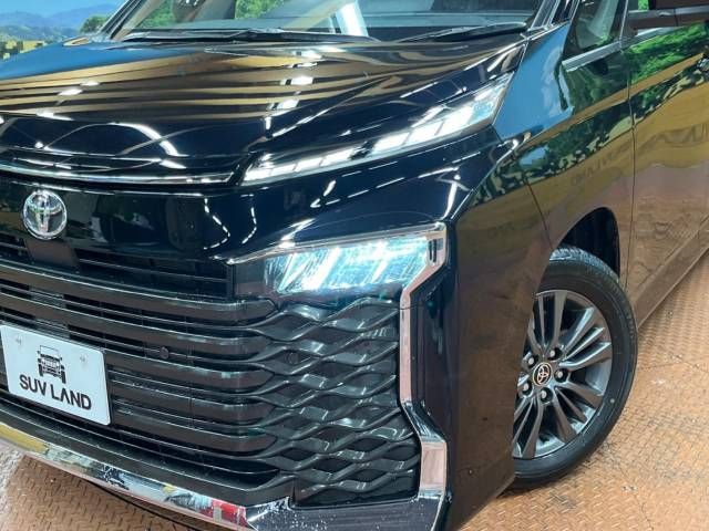 Toyota VOXY 2023-05 181675-13