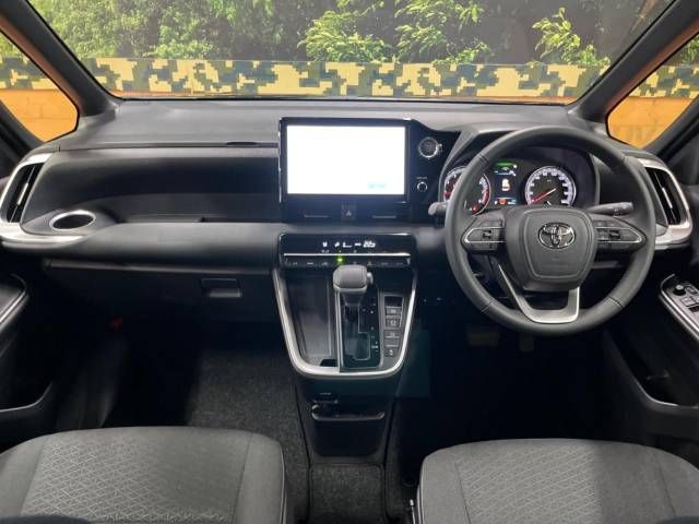 Toyota VOXY 2023-05 181675-1