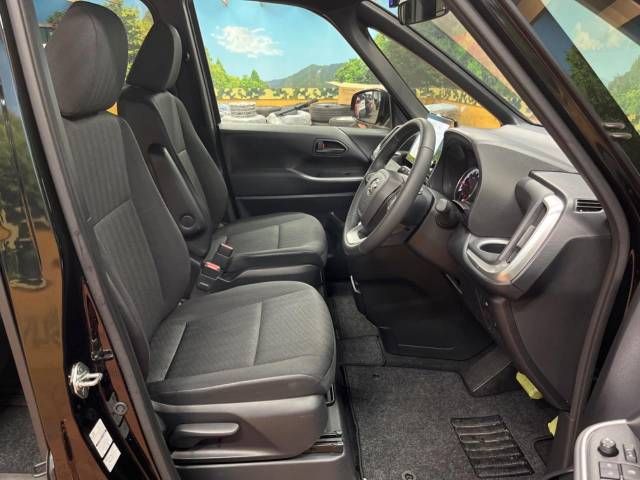 Toyota VOXY 2023-05 181675-8