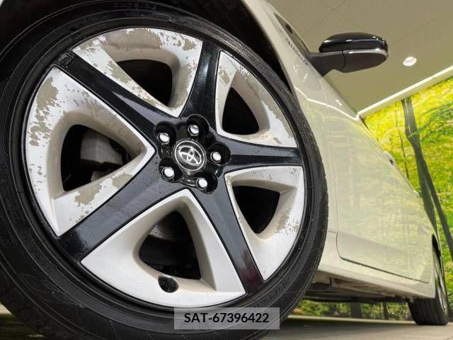 Toyota PRIUS 2017-12 322342-12