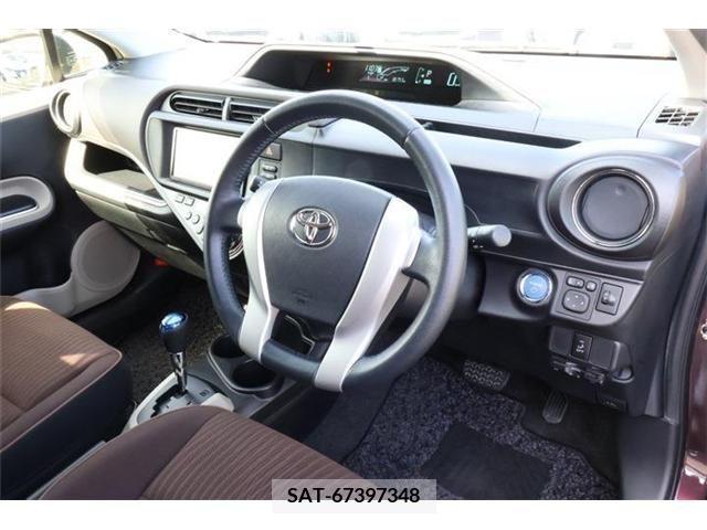Toyota AQUA 2013-12 213748-5