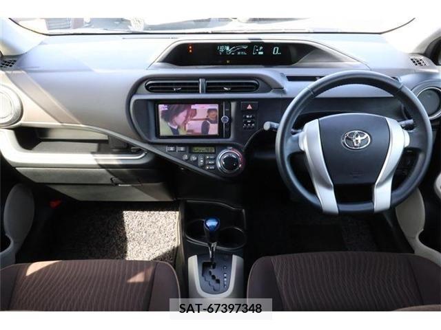 Toyota AQUA 2013-12 213748-3