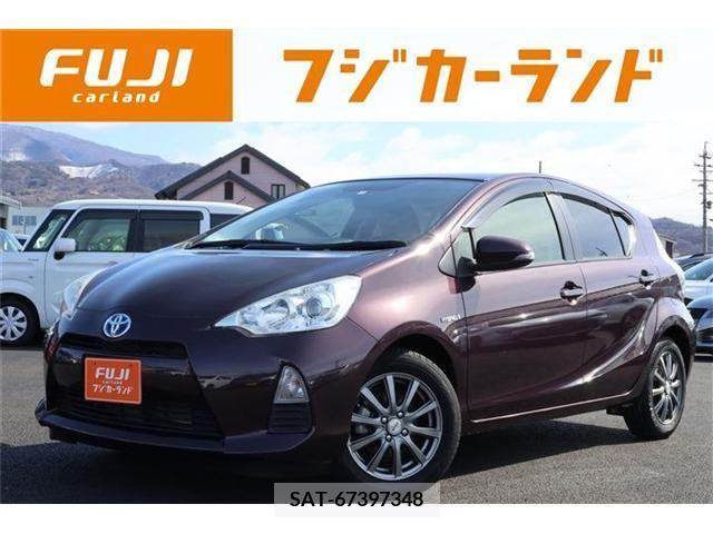 Toyota AQUA 2013-12 213748-0