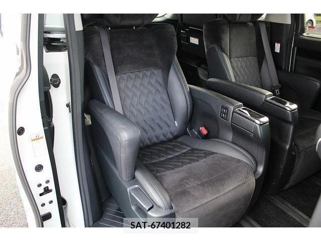 Toyota ALPHARD 2017-01 245842-13