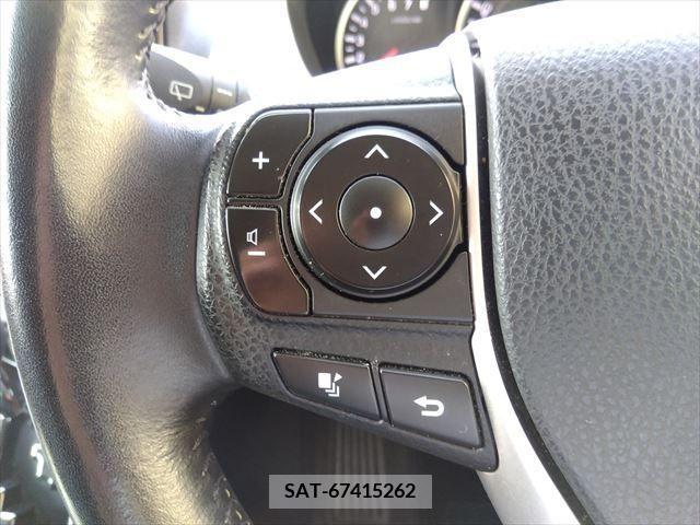 Toyota VOXY 2015-08 370359-21