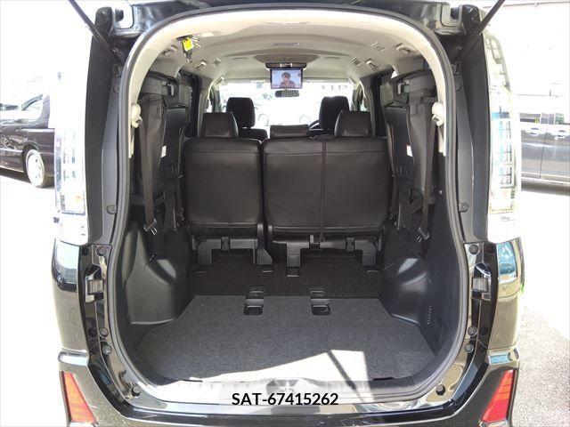 Toyota VOXY 2015-08 370359-15