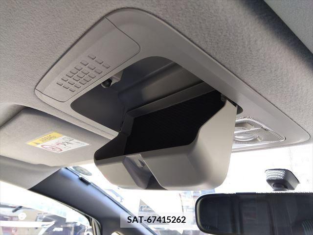 Toyota VOXY 2015-08 370359-28