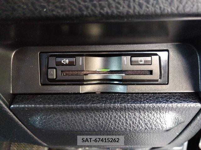 Toyota VOXY 2015-08 370359-26