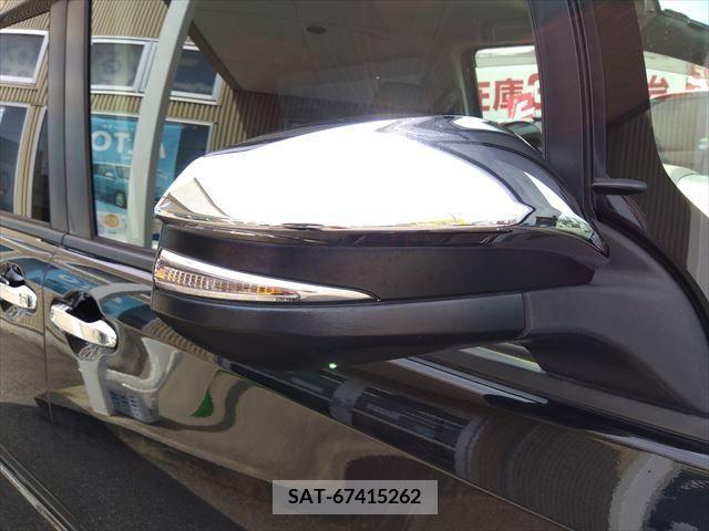 Toyota VOXY 2015-08 370359-5
