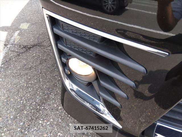 Toyota VOXY 2015-08 370359-4