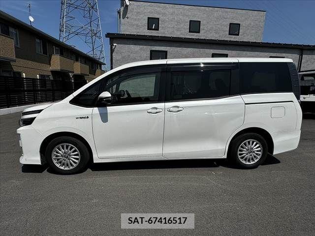 Toyota VOXY 2014-10 289075-9