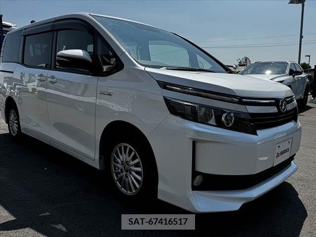 Toyota VOXY 2014-10 289075-6