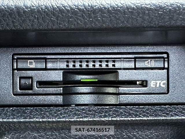 Toyota VOXY 2014-10 289075-5