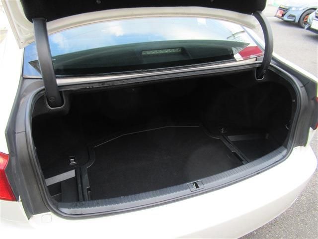 Lexus IS 2009-10 22776-12