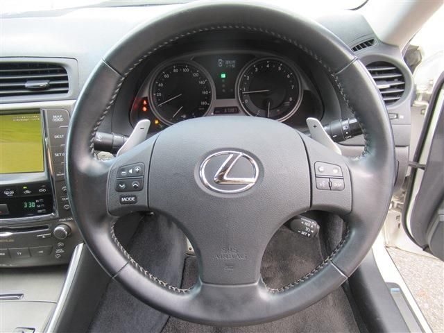Lexus IS 2009-10 22776-8