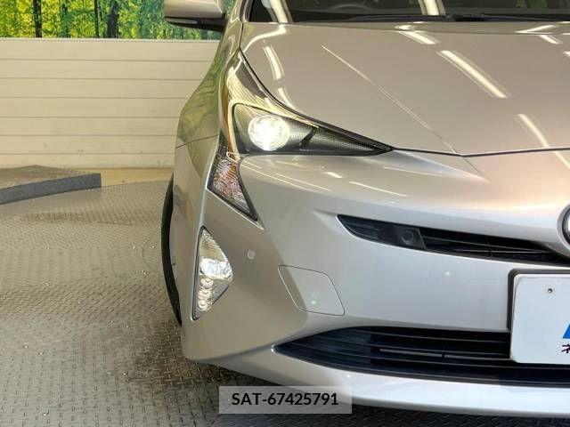 Toyota PRIUS 2017-06 322278-12