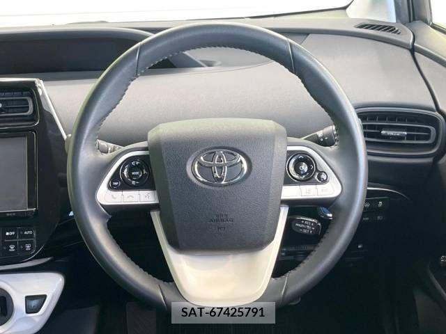 Toyota PRIUS 2017-06 322278-11