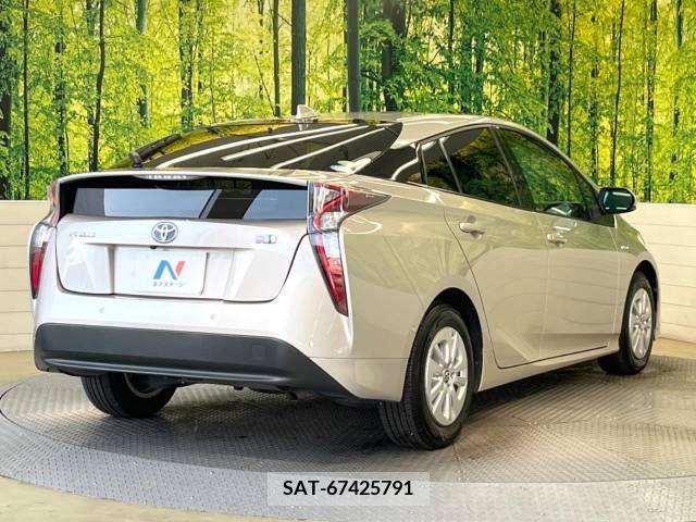 Toyota PRIUS 2017-06 322278-17