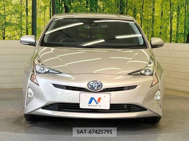 Toyota PRIUS 2017-06 322278-14
