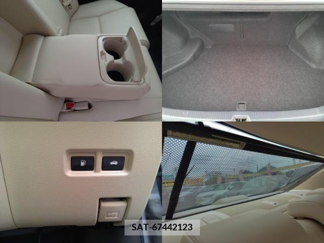 Lexus HS 2012-01 299788-7