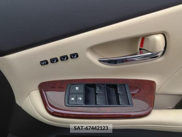 Lexus HS 2012-01 299788-19