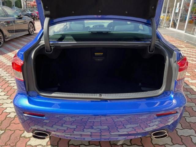 Lexus IS F 2009-06 10931-10