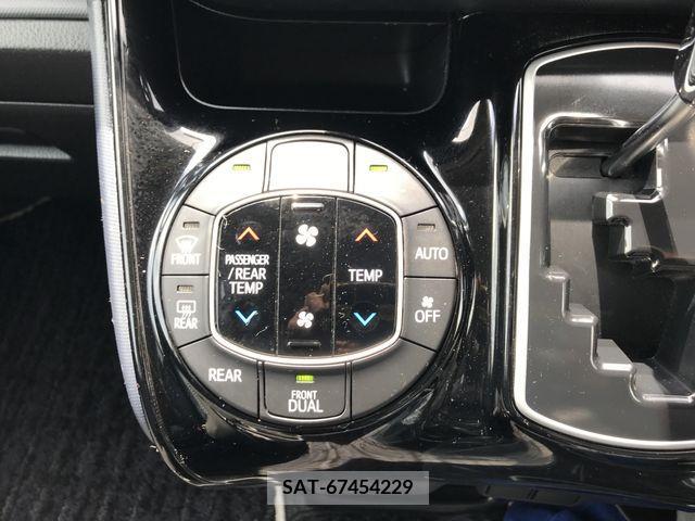 Toyota VOXY 2016-11 394938-17
