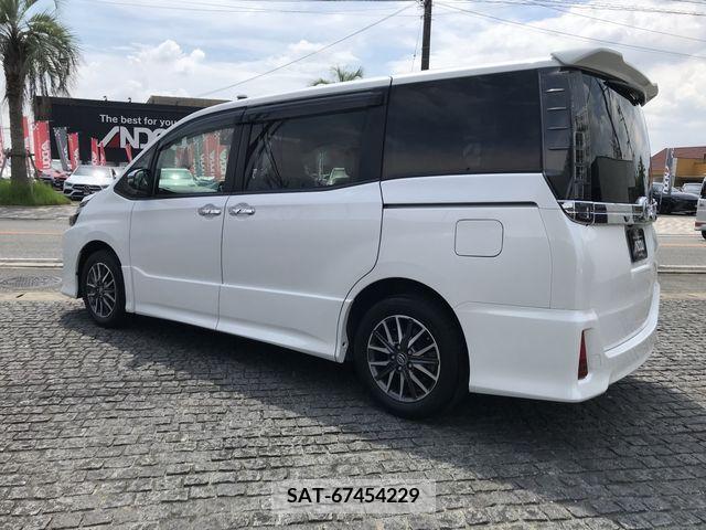 Toyota VOXY 2016-11 394938-1