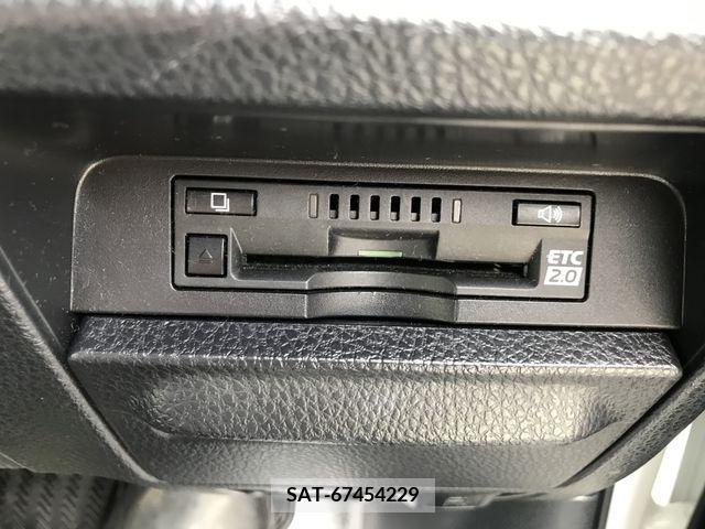 Toyota VOXY 2016-11 394938-19