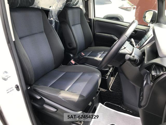 Toyota VOXY 2016-11 394938-9