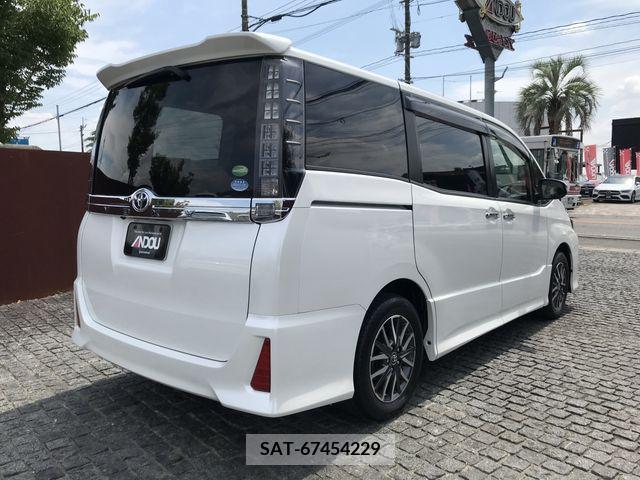 Toyota VOXY 2016-11 394938-4