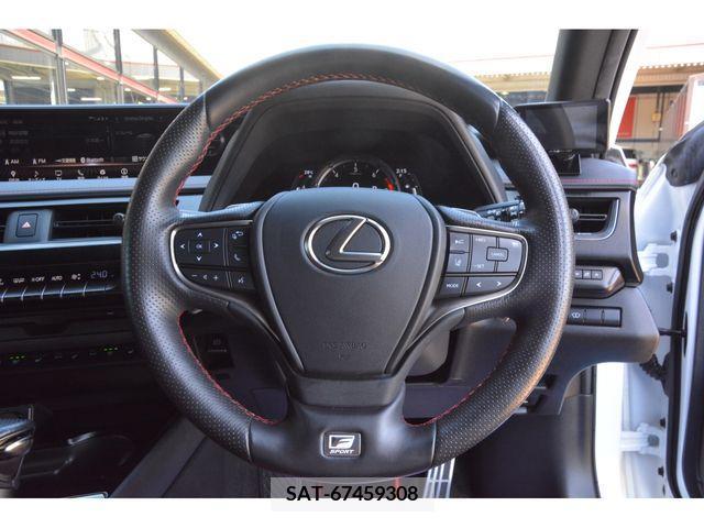 Lexus UX 2019-05 313557-7