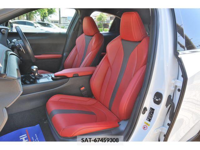 Lexus UX 2019-05 313557-15