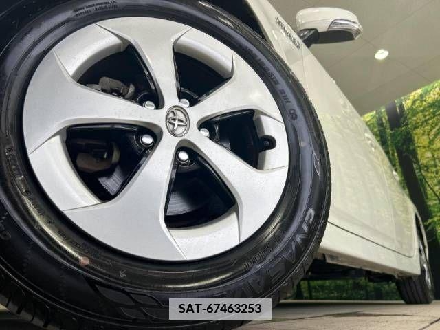 Toyota PRIUS 2015-09 340038-13