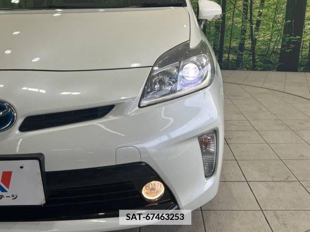 Toyota PRIUS 2015-09 340038-12