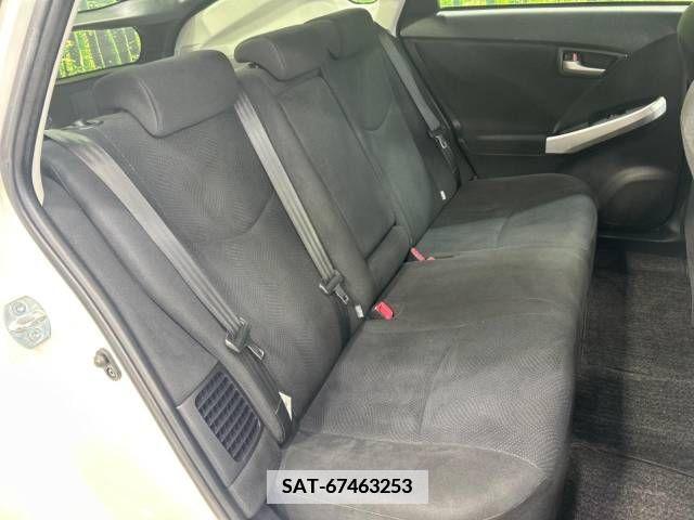 Toyota PRIUS 2015-09 340038-9