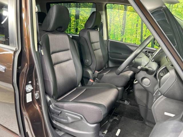 Nissan SERENA 2016-09 183460-8