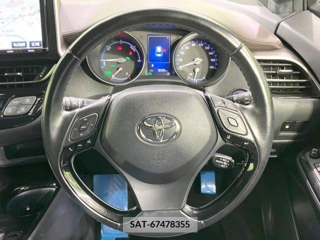 Toyota C-HR 2017-06 294989-11