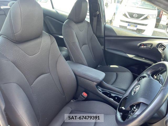 Toyota PRIUS 2019-11 322448-4