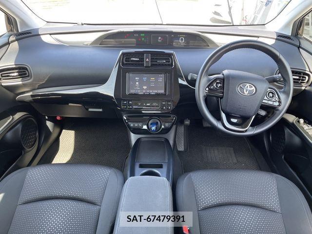 Toyota PRIUS 2019-11 322448-1